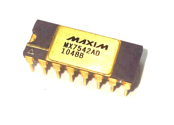 آی سی مدل MX7542AD
