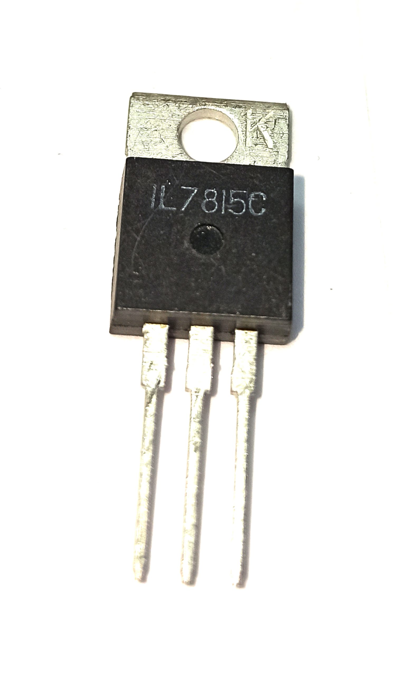 آی سی مدل IL7815C